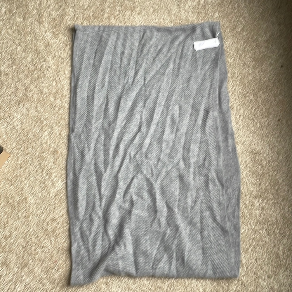 100% cashmere grey infinity loop scarf new with tags